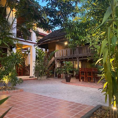 Golden Sun Boutique Hotel Луанг Прабанг Екстериор снимка