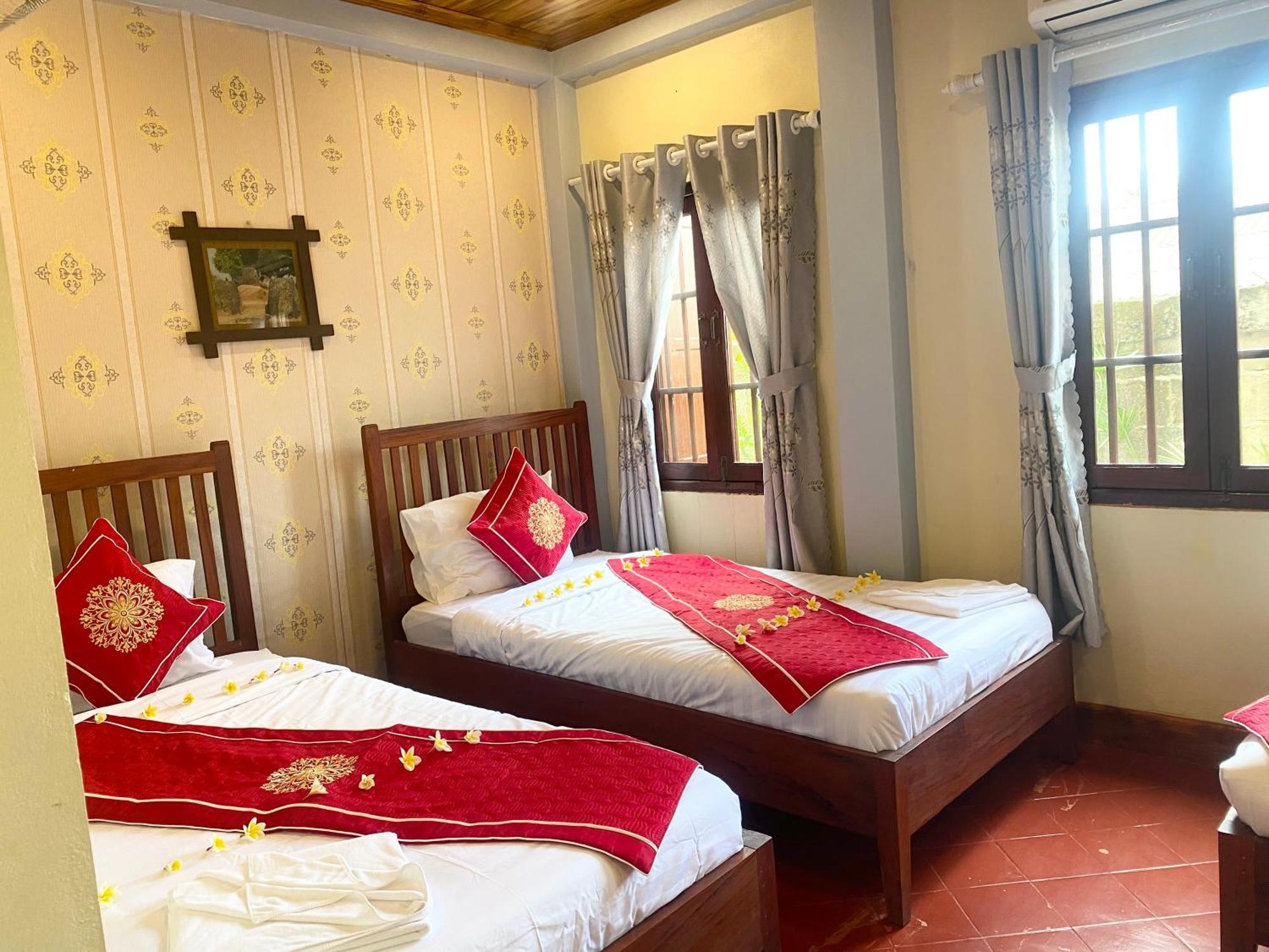 Golden Sun Boutique Hotel Луанг Прабанг Екстериор снимка