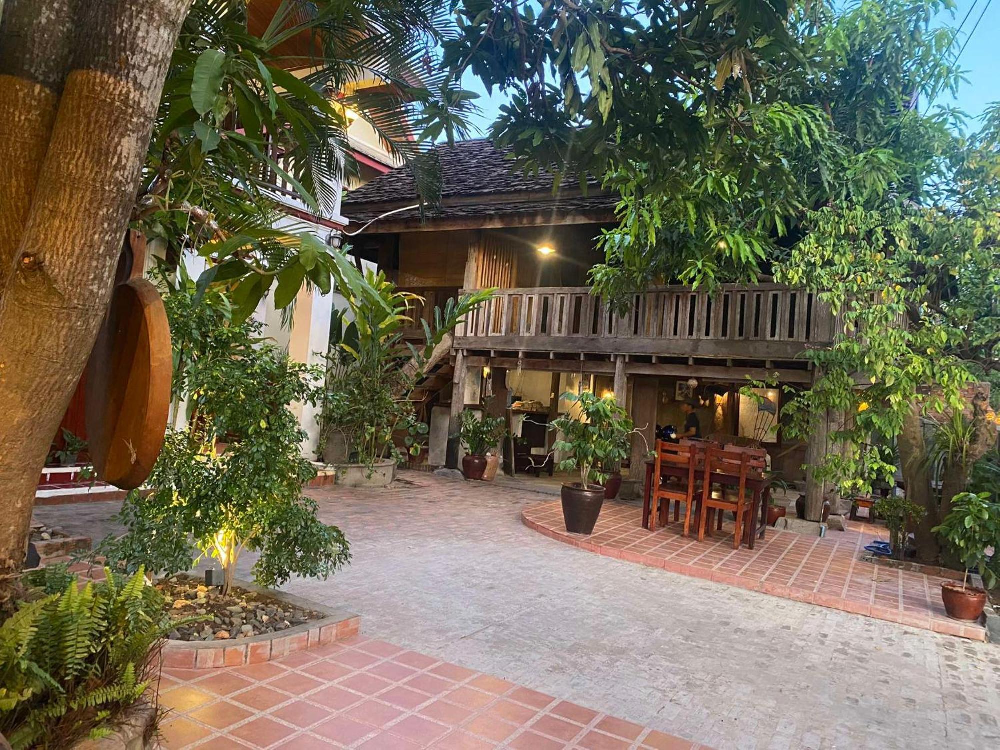 Golden Sun Boutique Hotel Луанг Прабанг Екстериор снимка