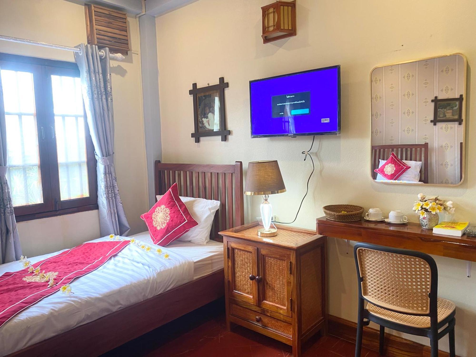 Golden Sun Boutique Hotel Луанг Прабанг Екстериор снимка