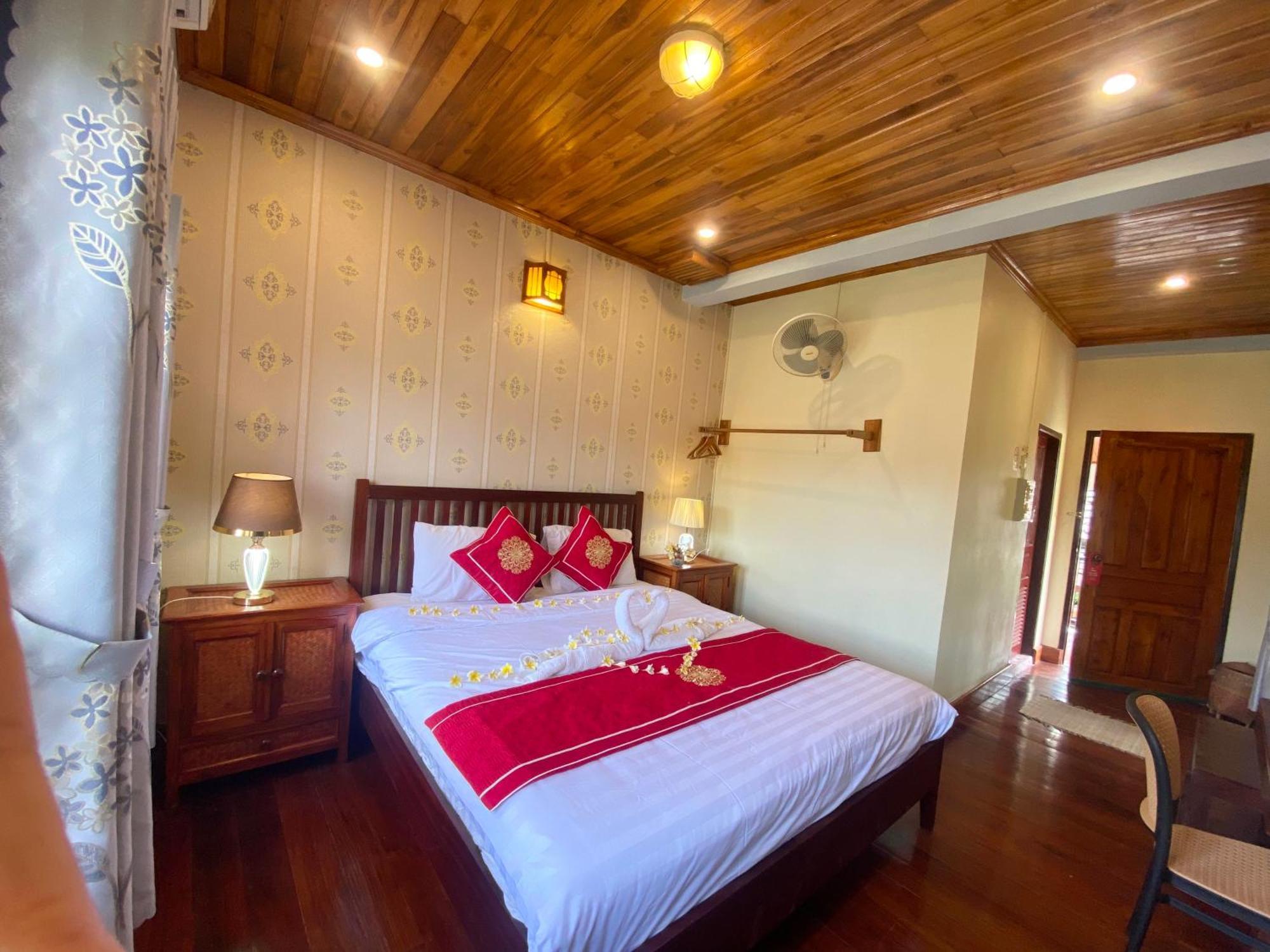 Golden Sun Boutique Hotel Луанг Прабанг Екстериор снимка