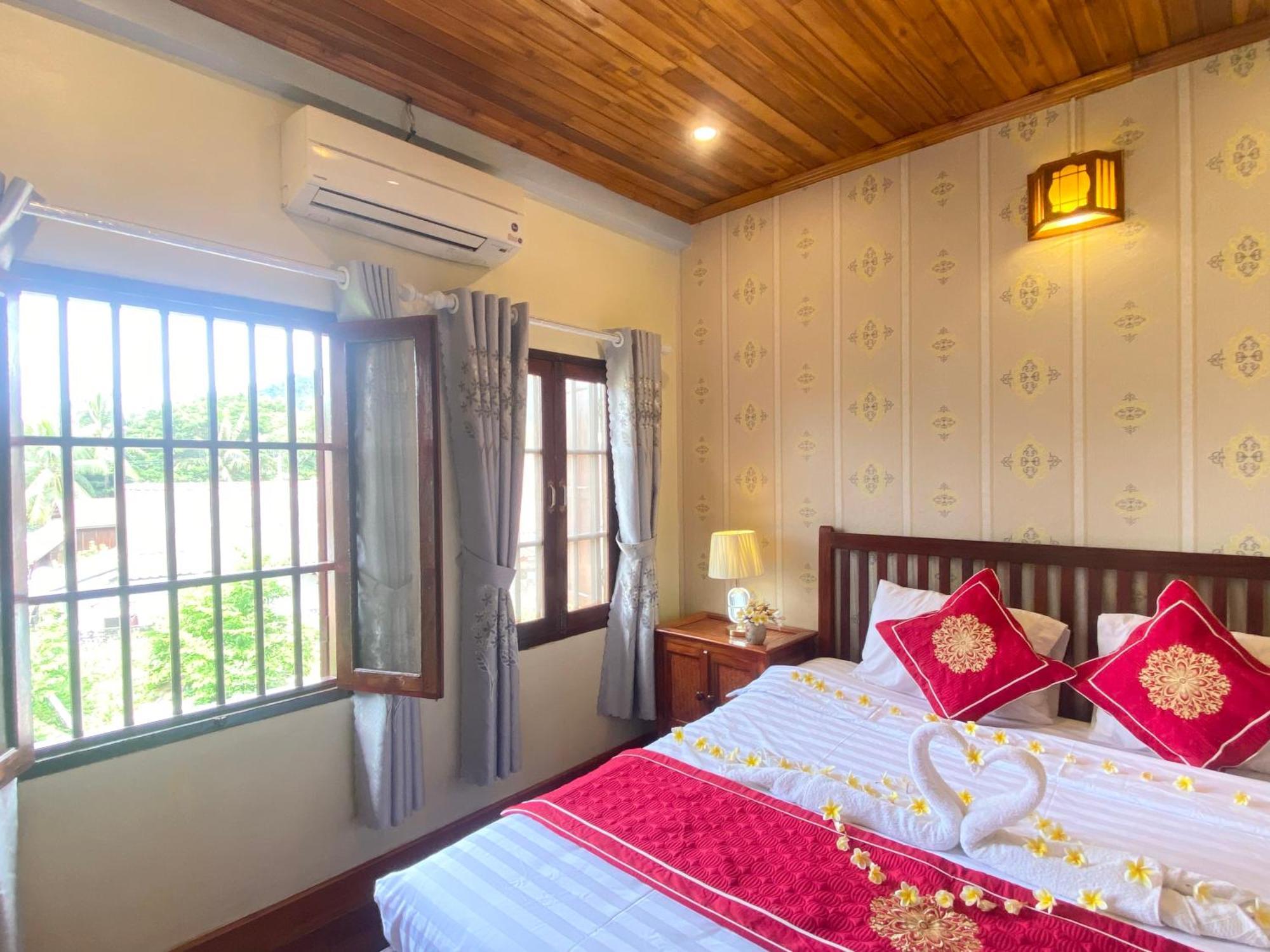 Golden Sun Boutique Hotel Луанг Прабанг Екстериор снимка