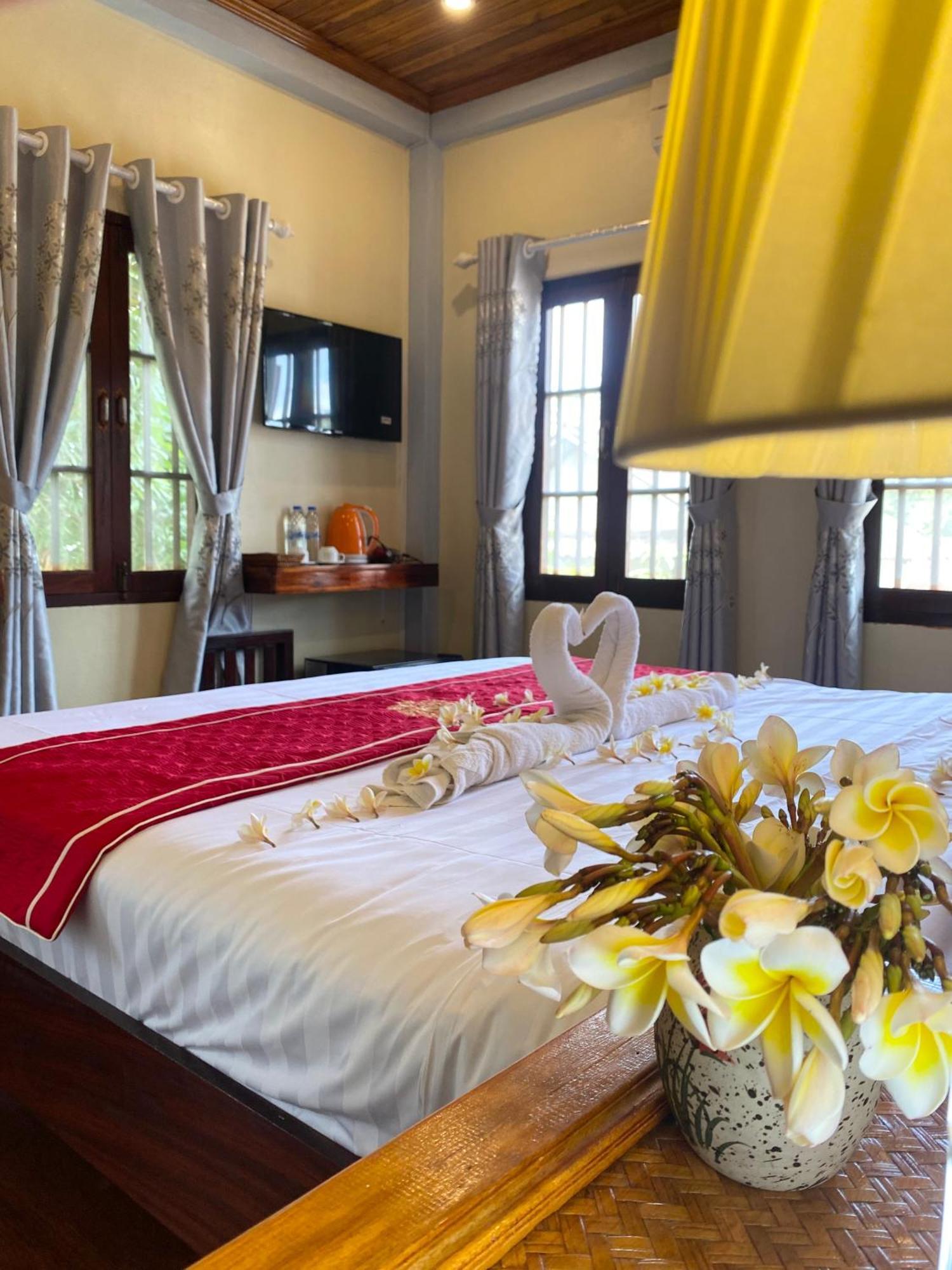 Golden Sun Boutique Hotel Луанг Прабанг Екстериор снимка