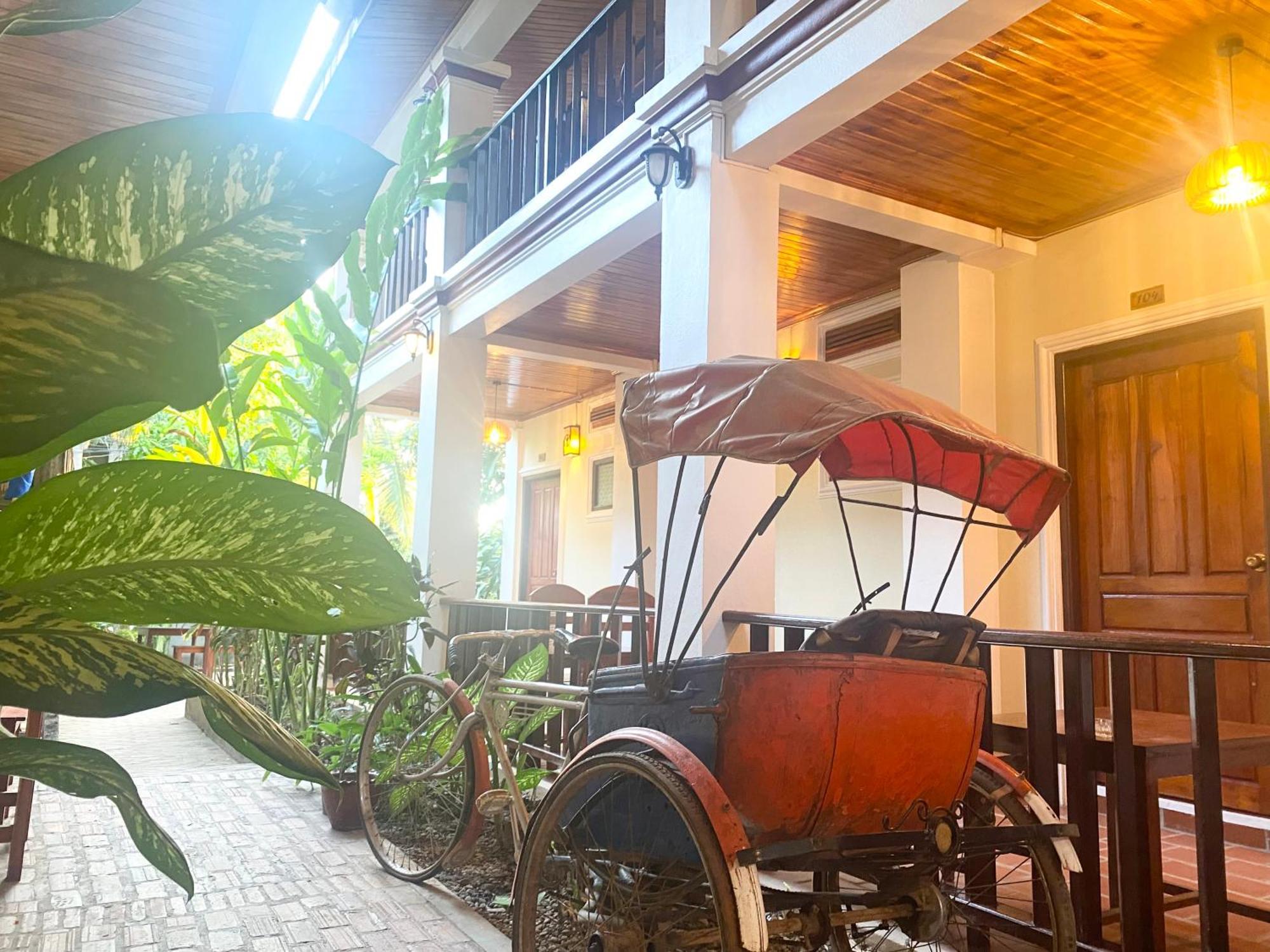 Golden Sun Boutique Hotel Луанг Прабанг Екстериор снимка