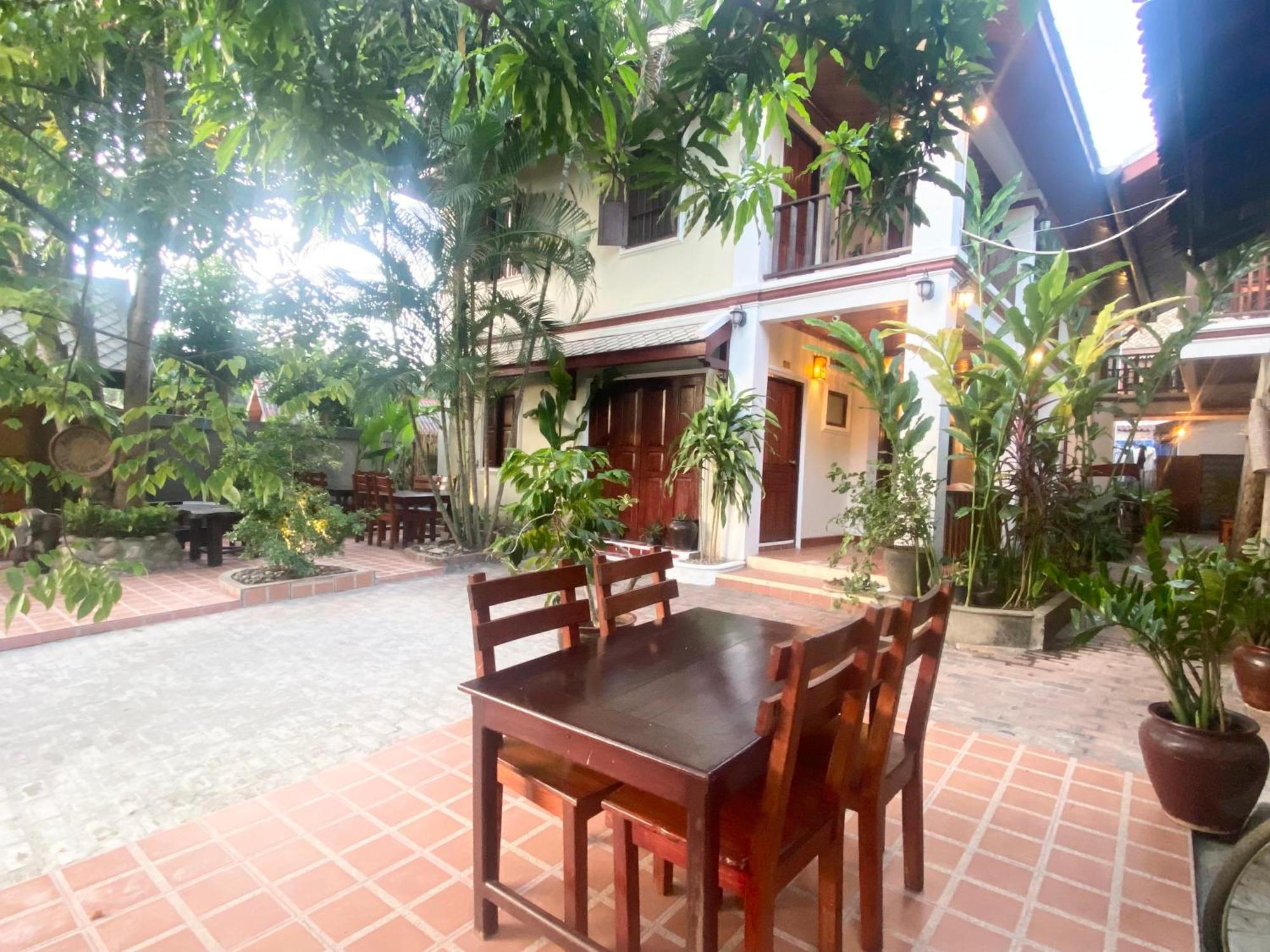 Golden Sun Boutique Hotel Луанг Прабанг Екстериор снимка