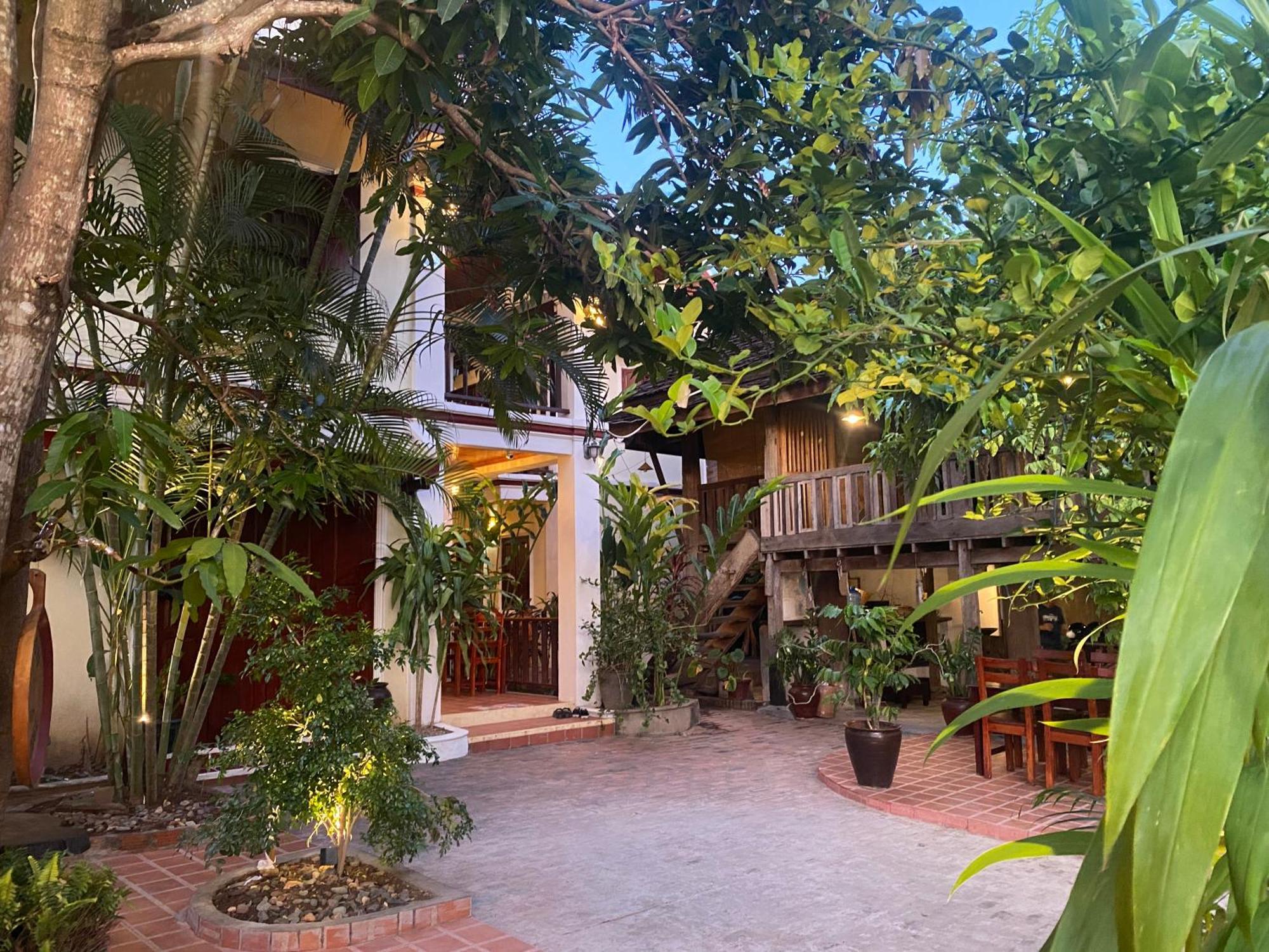Golden Sun Boutique Hotel Луанг Прабанг Екстериор снимка