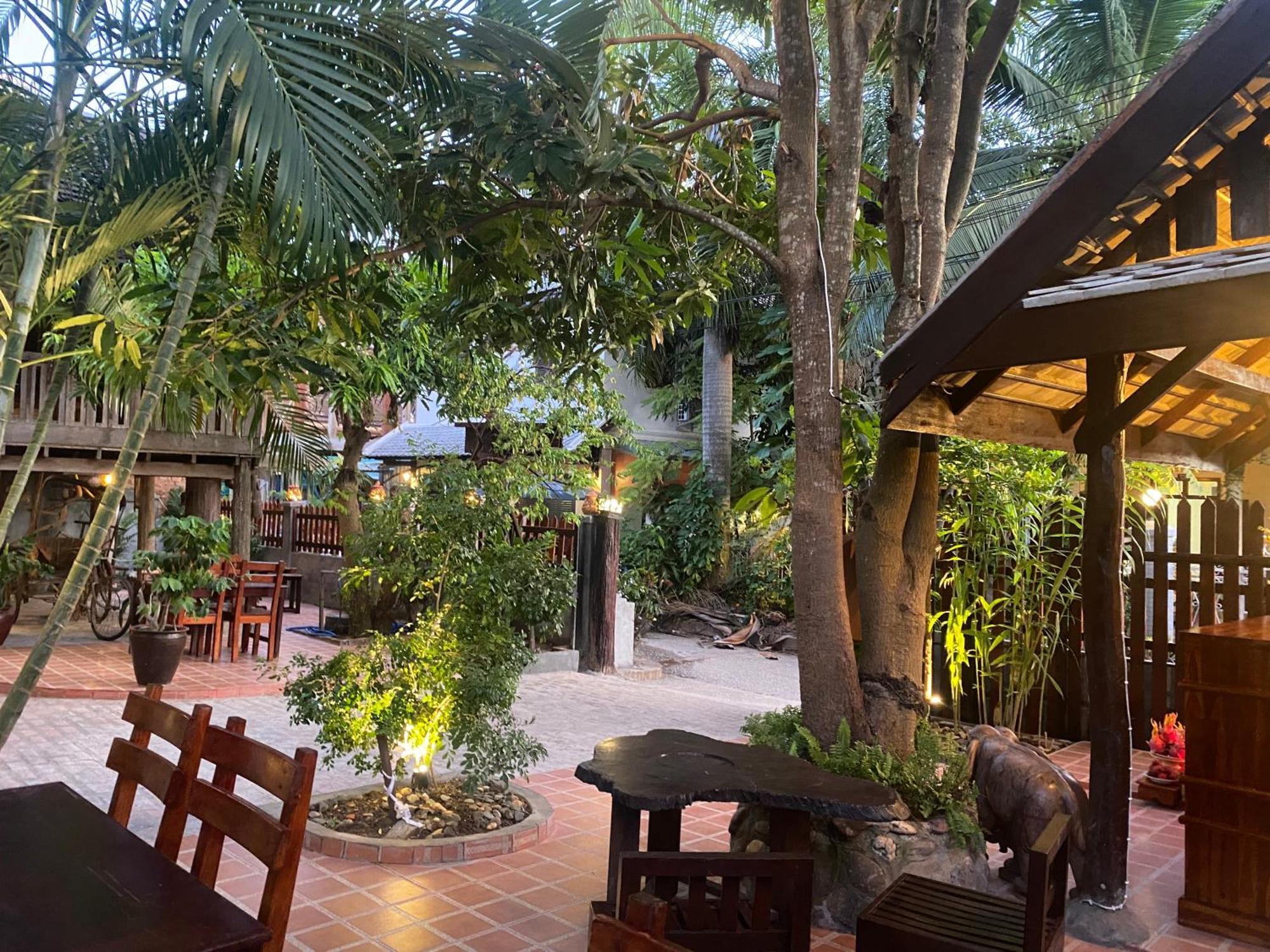 Golden Sun Boutique Hotel Луанг Прабанг Екстериор снимка