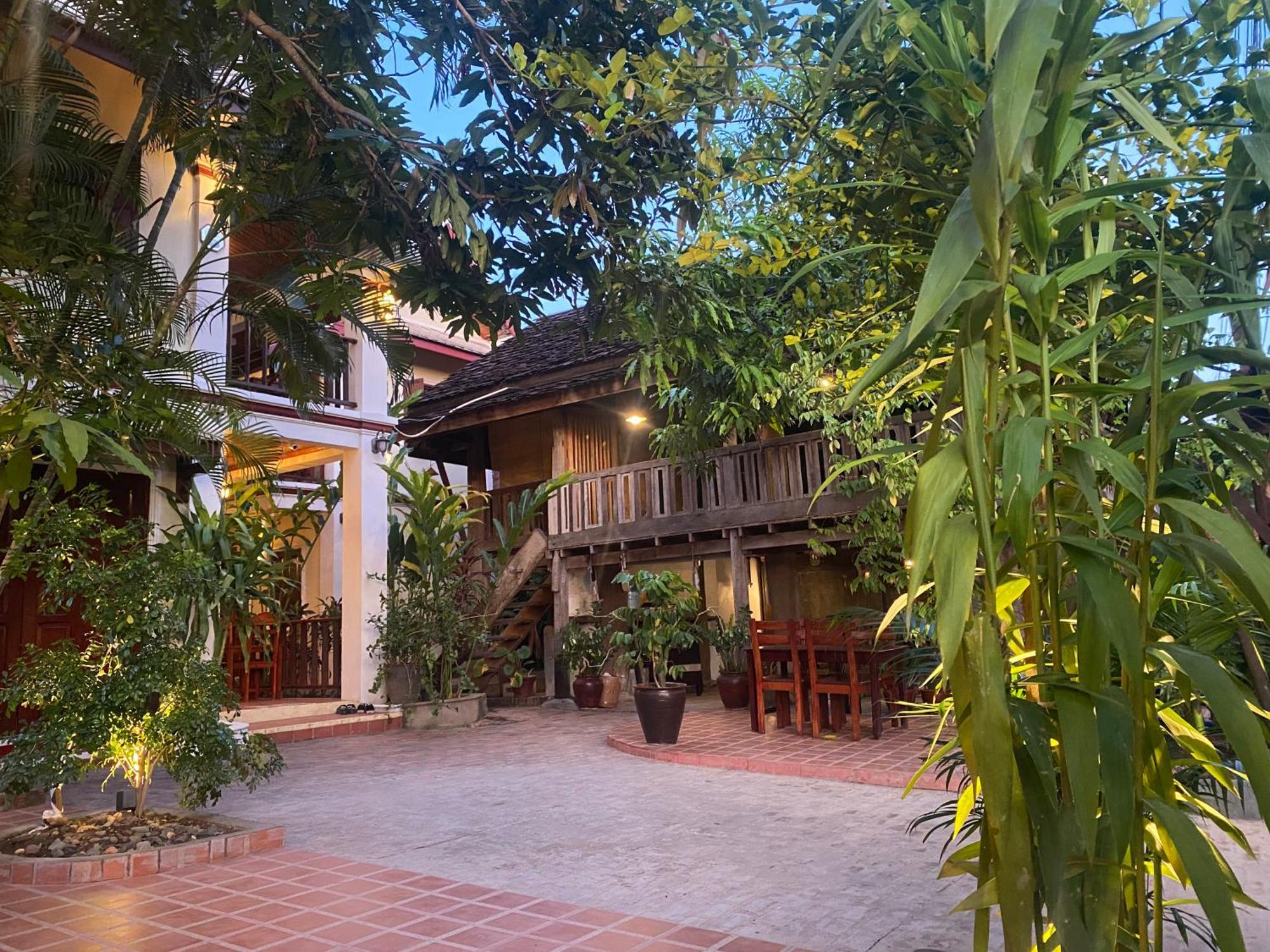 Golden Sun Boutique Hotel Луанг Прабанг Екстериор снимка