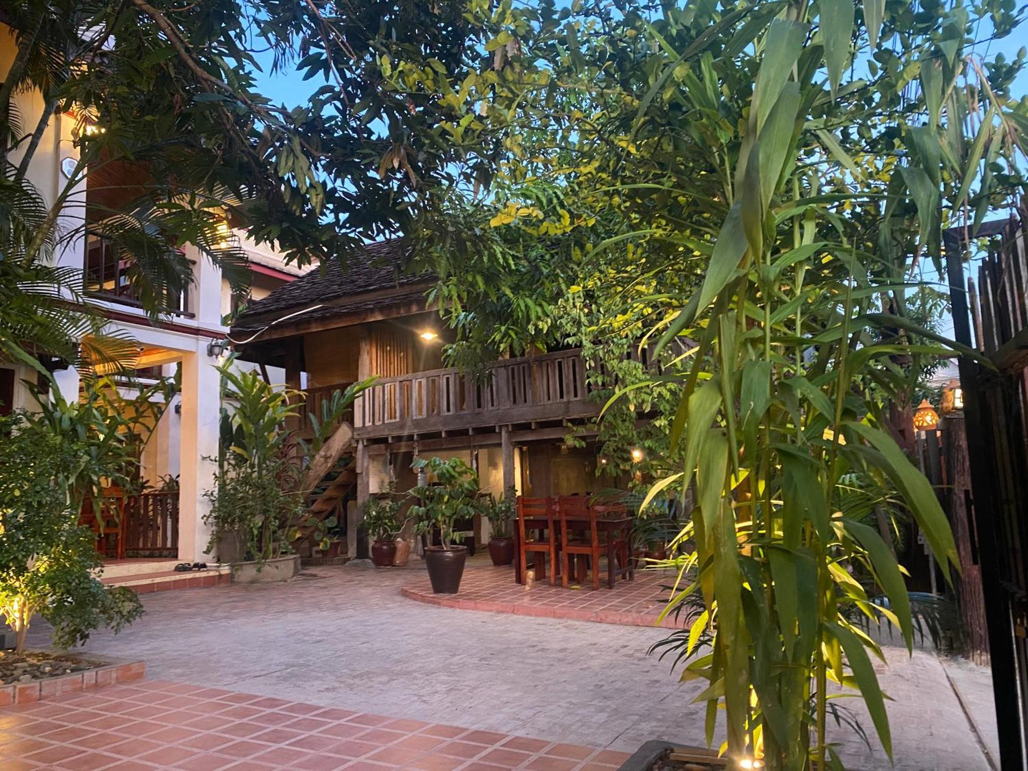 Golden Sun Boutique Hotel Луанг Прабанг Екстериор снимка