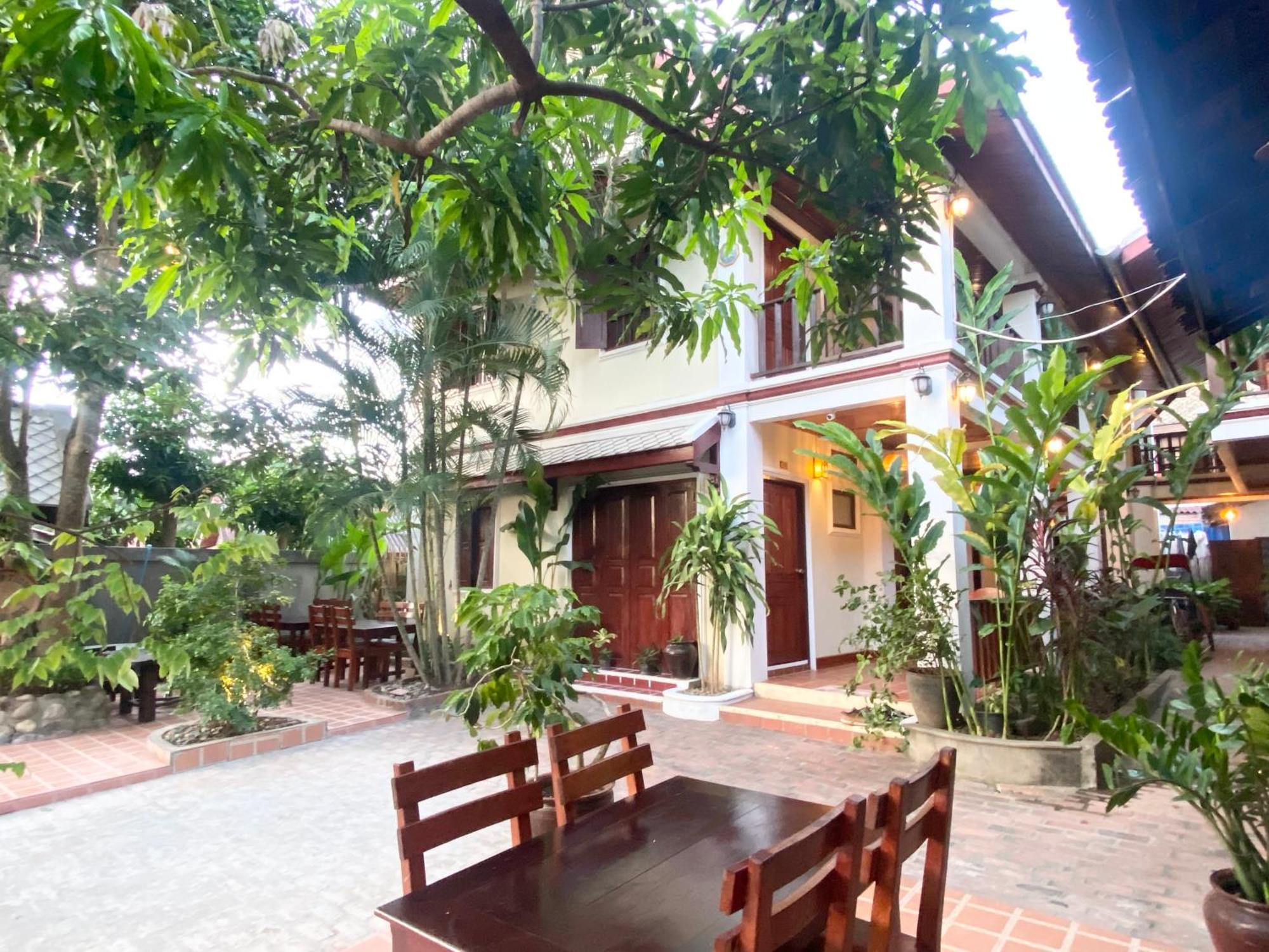 Golden Sun Boutique Hotel Луанг Прабанг Екстериор снимка